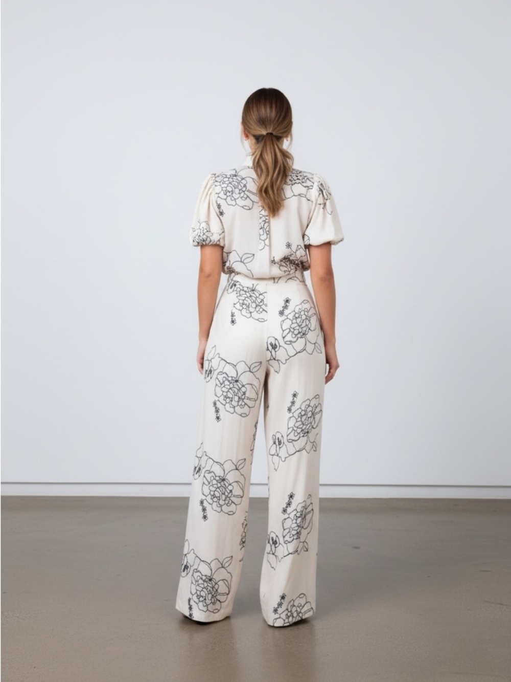 255. Embroidered Cream Floral Bubble sleeve Wide-Leg pants set - Picture 3 of 7